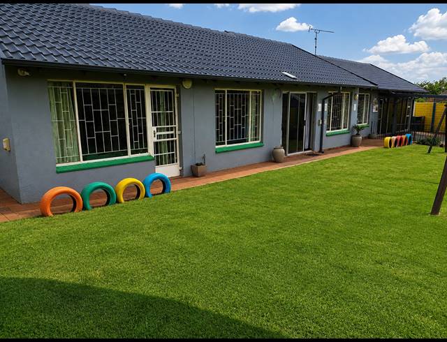 4 BEDROOM FREEHOLD FOR SALE IN WELTEVREDEN PARK